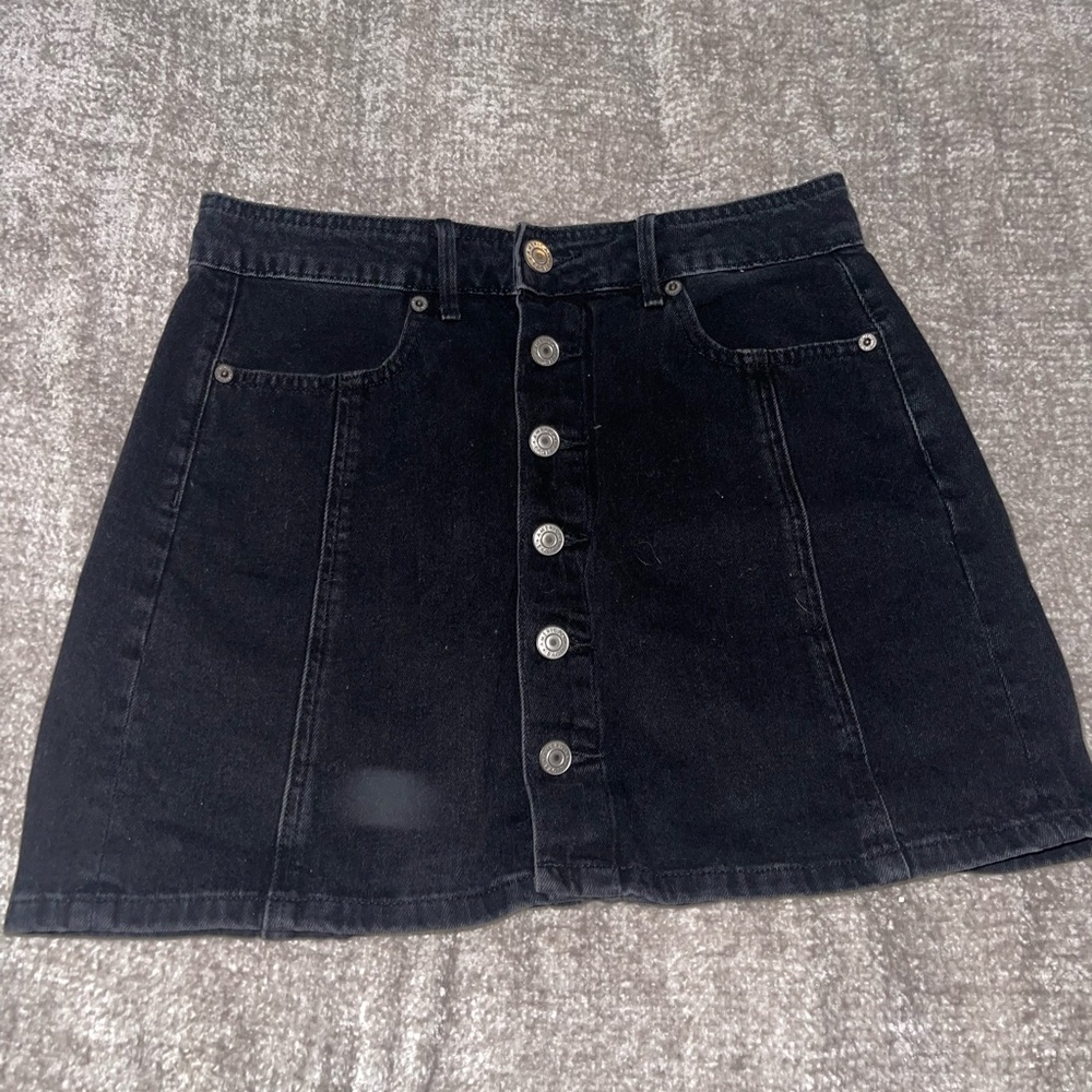 American Eagle Black Mini Skirt Size 4